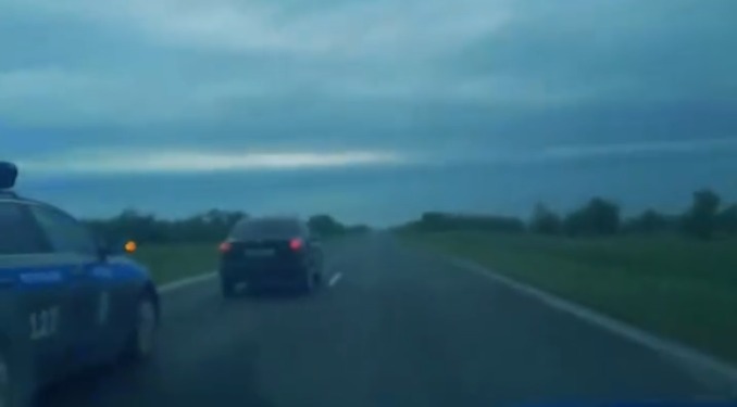 Житель Уральска нарушил ПДД шесть раз, убегая на угнанном авто